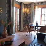 Mirador Plaza, Apartman *